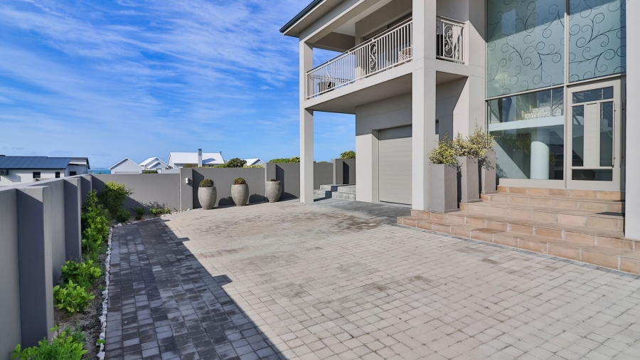 6 Bedroom Property for Sale in Kleinbaai Western Cape